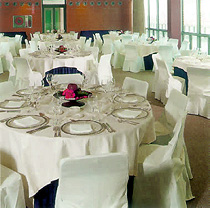 Vista de uno de los comedores del Grand Marina Hotel