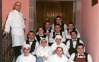 Angel Palacios y el grupo de alumnos del IES Camino de Santiago