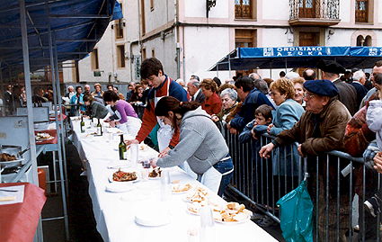 un momento de la degustación de cordero y oveja.