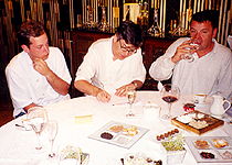 Koldo Royo y el equipo del Restaurante San Marco preparando el menú