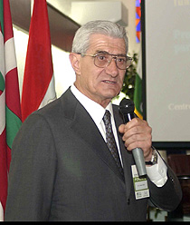 El profesor Cesare Intrieri