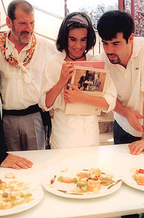 La vencedora, Uxue, con el Jurado