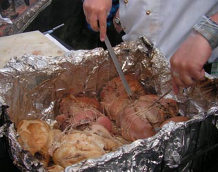 Carne cocida tras el desentierro