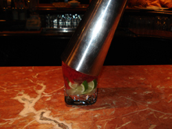 Mezclar con una coctelera