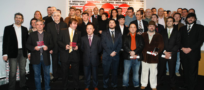 Foto de familia de los premiados. Por: Antonio Heredia