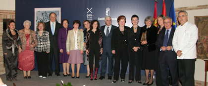 Foto de familia de premiados y autoridades