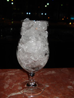 Llenar el vaso con hielos