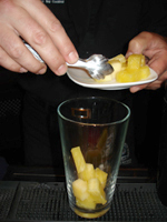 Colocar entre 8-10 dados de piña