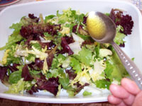 Aliñar con la vinagreta