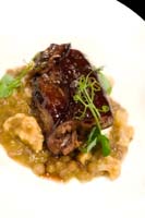 Rabo de cerdo con lentejas y coliflor