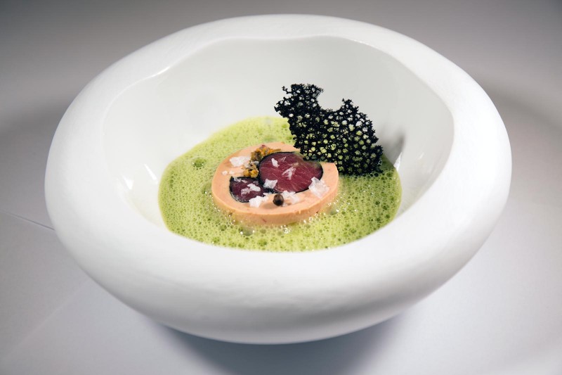 Receta Rulo de Akami Y Foie con Emulsión de Erizos Afuegolento