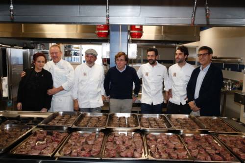PROVACUNO organiza unas comidas solidarias de la mano de chefs estrella michelín y el alcalde de Madrid José Luis Martínez-Almeida