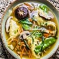 Receta sopa asiática de verduras y ravioli de pollo Afuegolento