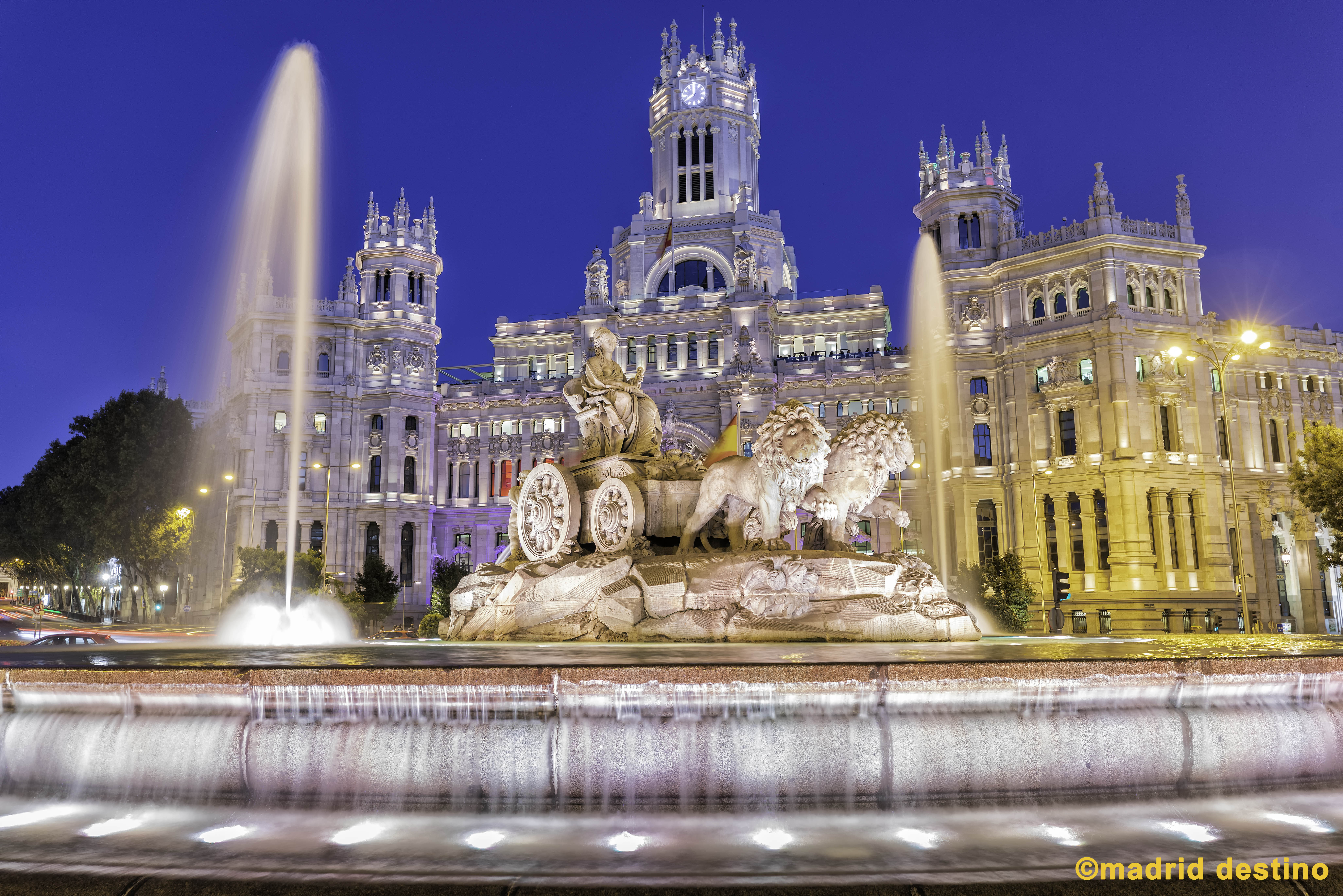 Plaza Cibeles Álvaro López ©MadridDestino Sal de Viajes Afuegolento