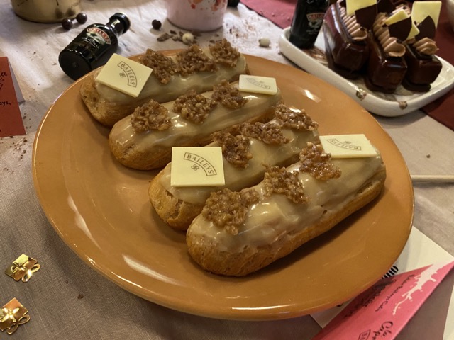 Eclairs rellenos de Baileys de Eclair Madrid