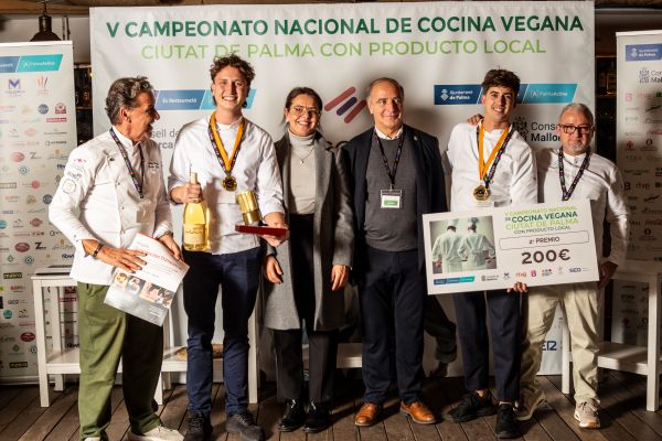 Carlos Ramírez Rte La Mujer de Verde 2o Premio Campeonato Nacional Cocina Vegana Afuegolento 1