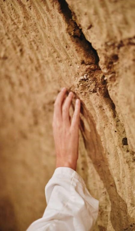 FOTO DE UNA PARED TIPICA EN LAS CAVAS SUBTERRÁNEAS