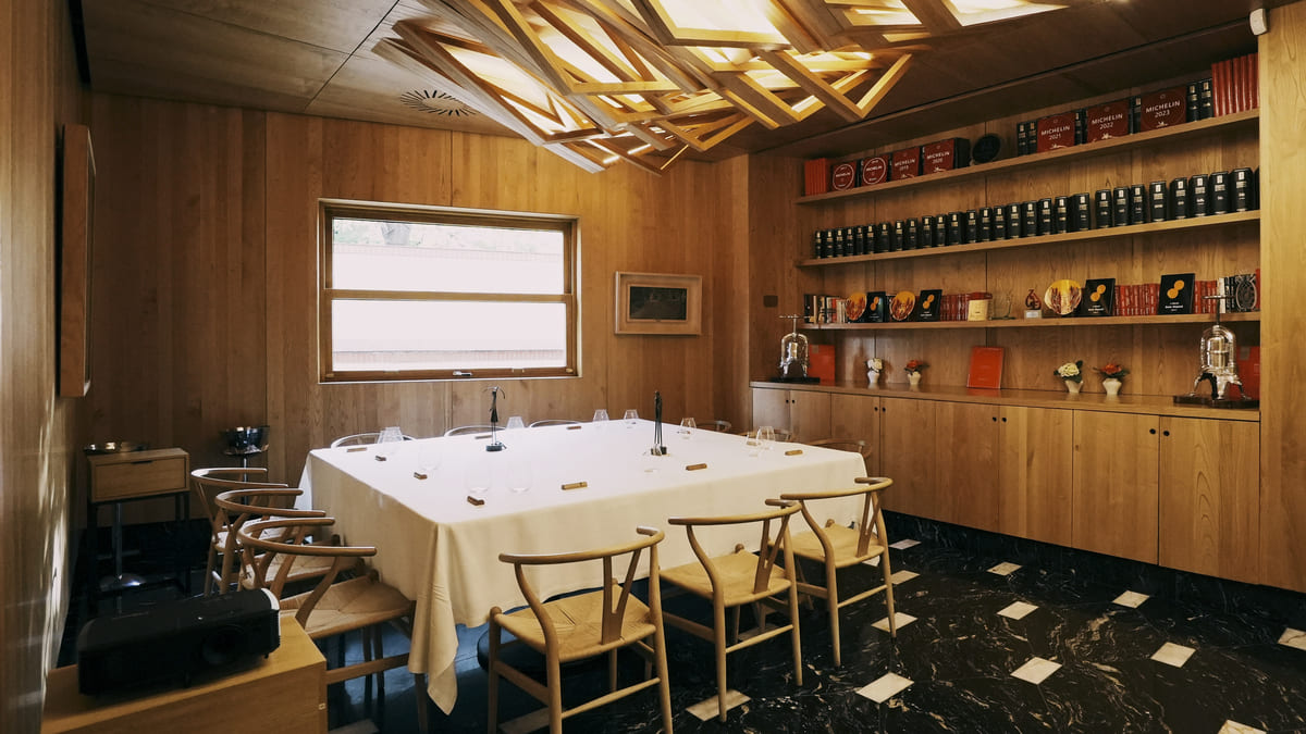 Restaurante A Barra Biblioteca Jesus Tellez Afuegolento